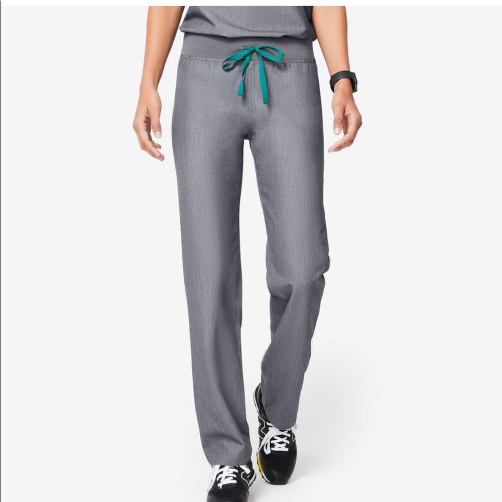 XS petite Livingston Figs scrub pants